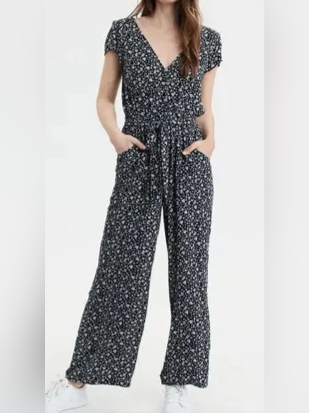 AE American Eagle Women’s Navy White Floral Jumpsuit Tie Waist Cap Sleeve sz S